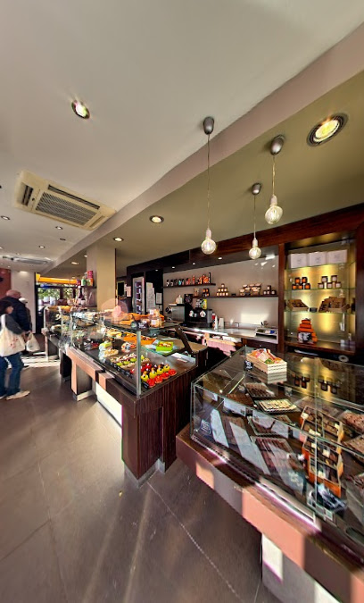 Aux Fins Delights Chatenay