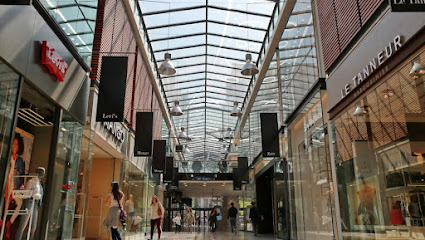 Les Passages Shopping Center