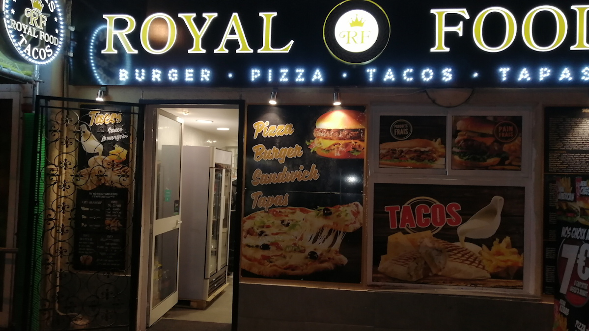 ROYAL FOOD by night