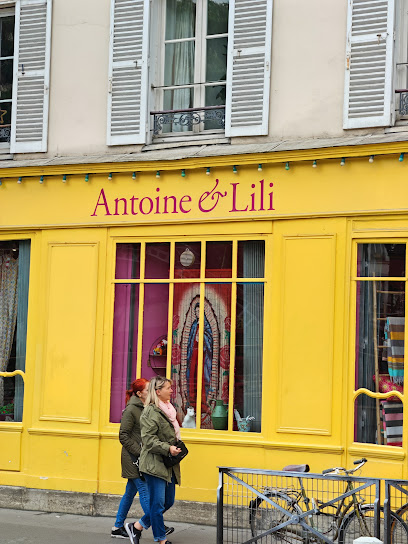 Antoine & Lili