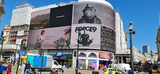 Fashion Show - Galeries Laf...