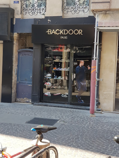 BACK DOOR PARIS
